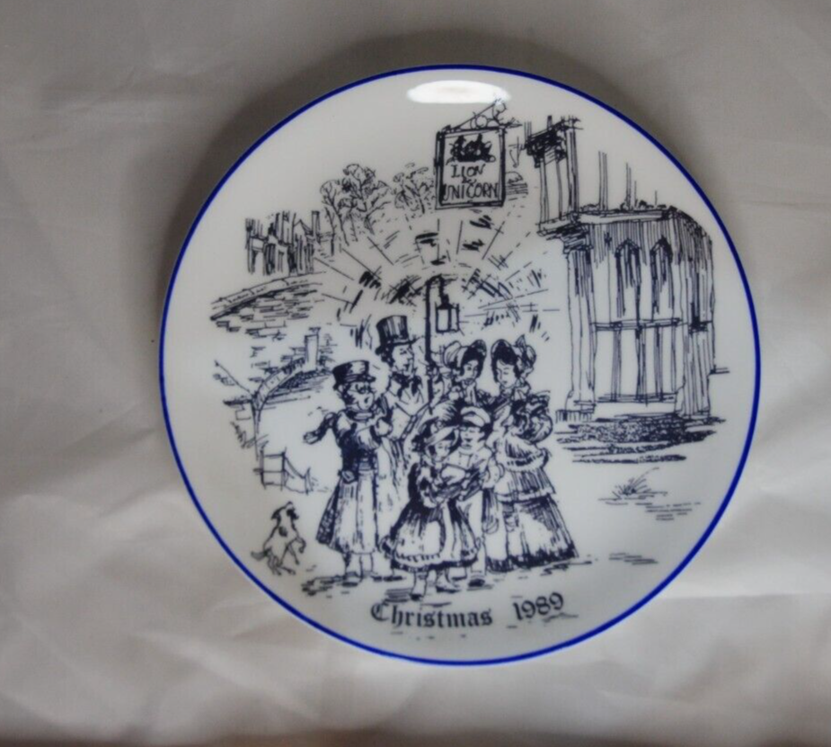 Coalport Christmas 1989 Wallace Arnold Plate 17cm - gift